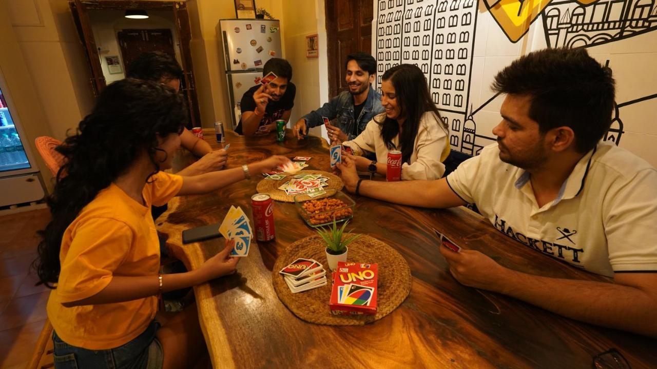 Gosolo Stays Bandra Hostel Мумбаи Экстерьер фото