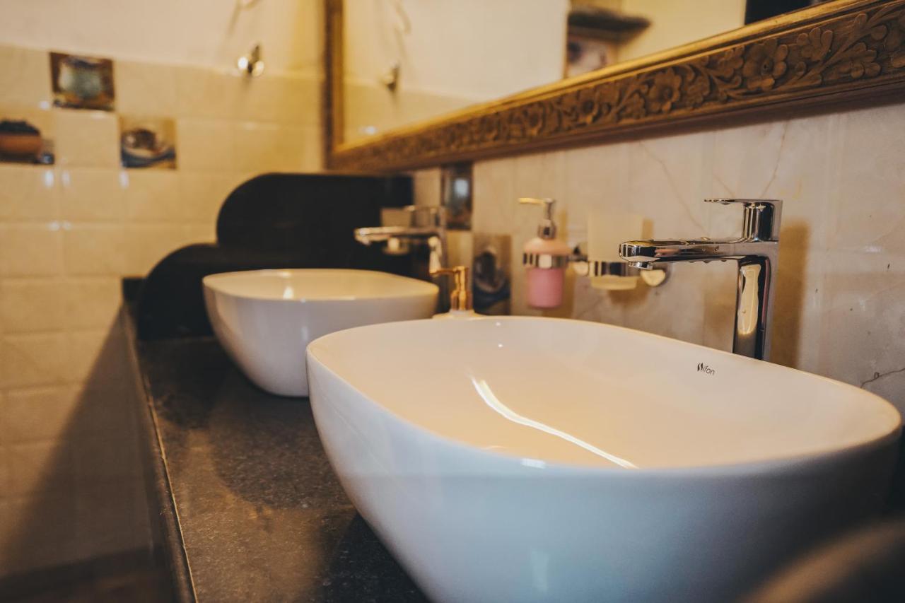 Gosolo Stays Bandra Hostel Мумбаи Экстерьер фото